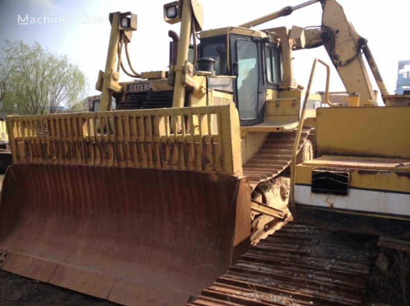 Caterpillar D7R buldozer