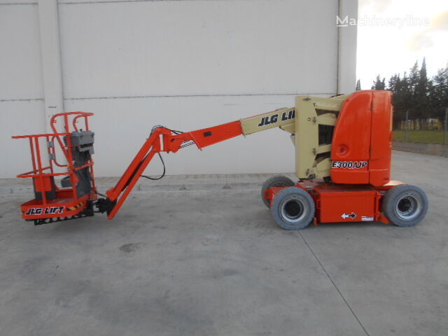 JLG E300AJP eklemli platform