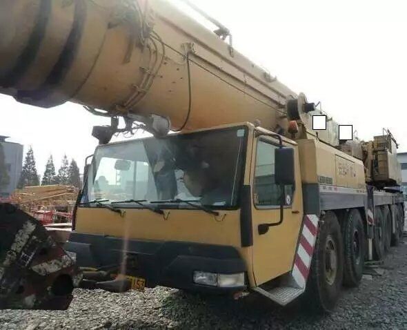 Liebherr LTM1300-6.1 mobil vinç