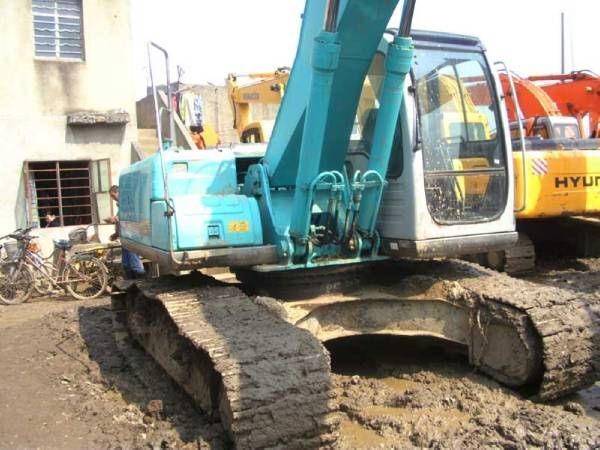 Kobelco SK200-6E paletli ekskavatör