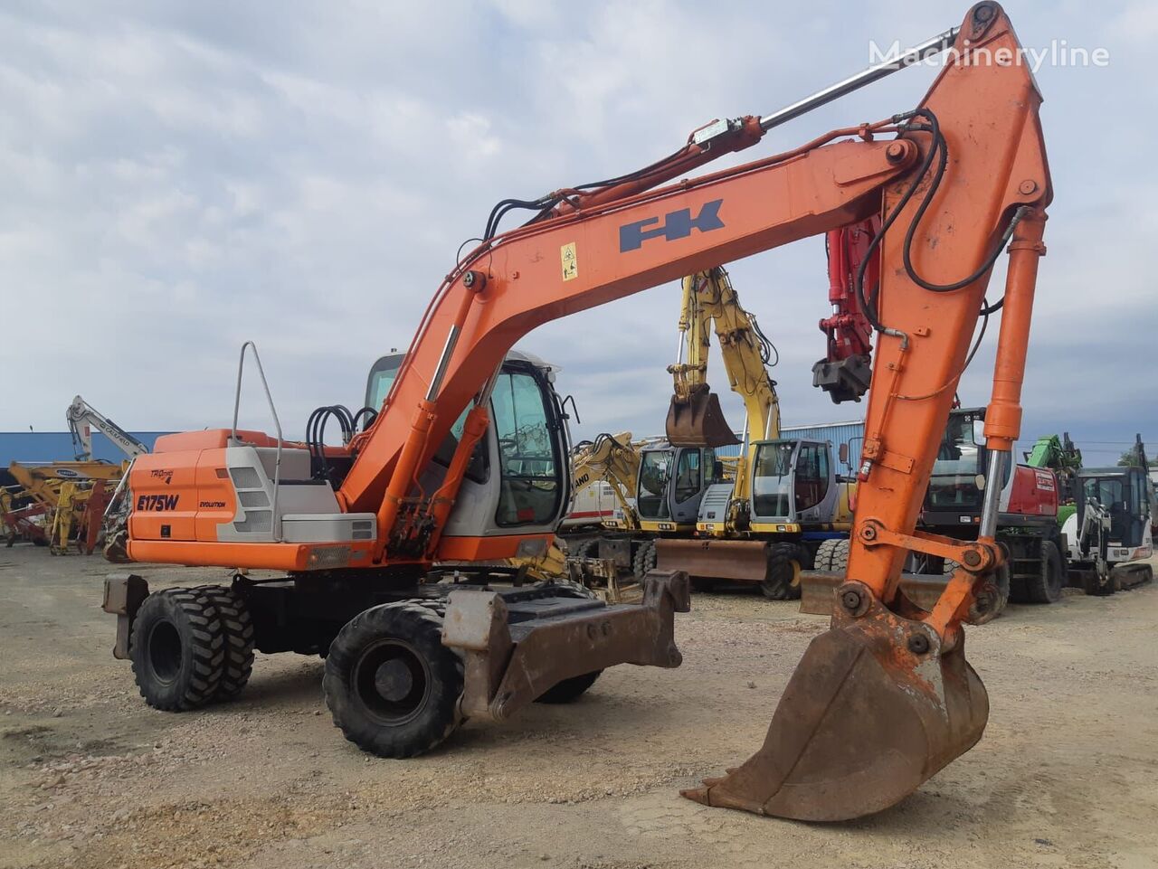 Fiat-Kobelco E175W tekerlekli ekskavatör